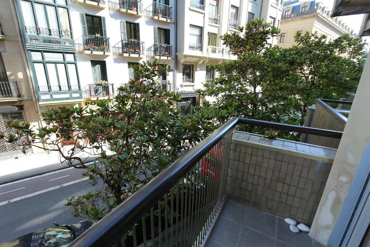 Modern & Spacious Apartment Near La Concha Bay San Sebastián Spagna
