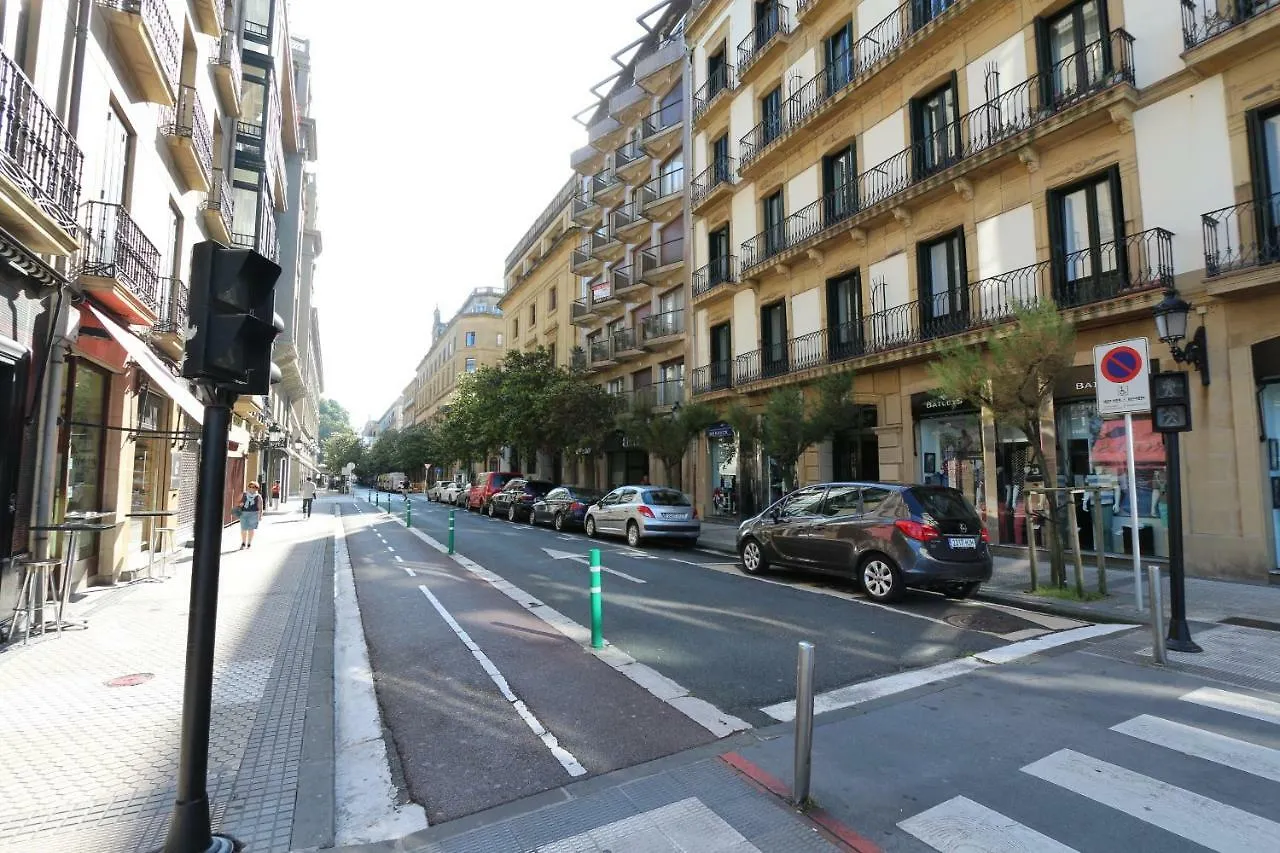 Modern & Spacious Apartment Near La Concha Bay San Sebastian